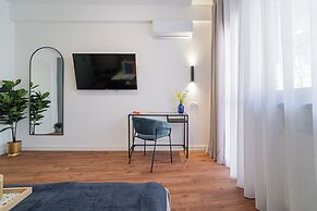 Modern & Spacious 2BR Steps to Cismigiu Gardens