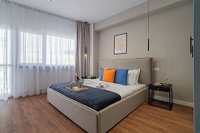 Modern & Spacious 2BR Steps to Cismigiu Gardens