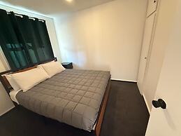 301 Bealey Ave Motel