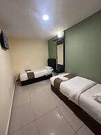 Enrich Hotel Setia Alam by uBook