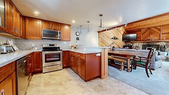 Mammoth Sierra Townhomes #38 3 Bedroom Condo