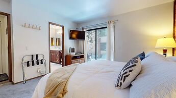 Mammoth Sierra Townhomes #38 3 Bedroom Condo