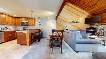 Mammoth Sierra Townhomes #38 3 Bedroom Condo