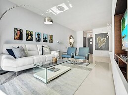 Tides of Hollywood N-11G