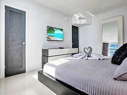 Tides of Hollywood N-11G