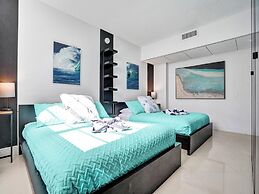 Tides of Hollywood N-11G