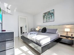 Tides of Hollywood N-11G