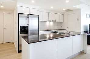 Sierra Broadbeach - Ocean View Apartment