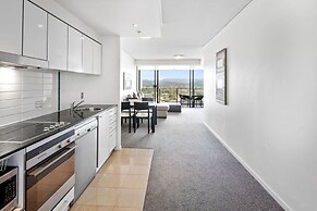 Sierra Broadbeach - Ocean View Apartment