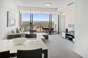 Sierra Broadbeach - Ocean View Apartment