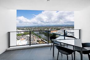Sierra Broadbeach - Ocean View Apartment