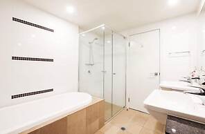 Sierra Broadbeach - Ocean View Apartment