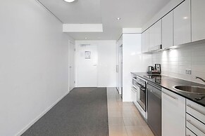 Sierra Broadbeach - Ocean View Apartment
