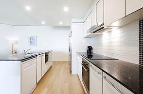 Sierra Broadbeach - Ocean View Apartment