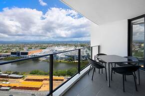 Sierra Broadbeach - Ocean View Apartment