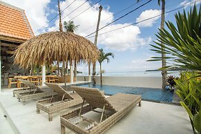 Sunset House Ceningan