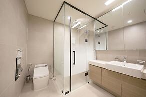 UH FLAT SIGNATURE DAEGU