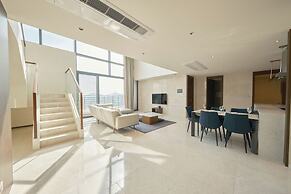 UH FLAT SIGNATURE DAEGU