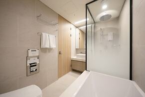 UH FLAT SIGNATURE DAEGU