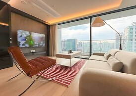 UH FLAT SIGNATURE DAEGU