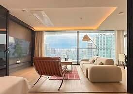 UH FLAT SIGNATURE DAEGU