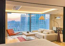 UH FLAT SIGNATURE DAEGU