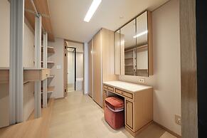 UH FLAT SIGNATURE DAEGU