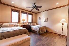 Beaver Creek Resort CO - Townsend Place & Strawberry Park Condos