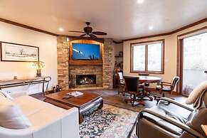 Beaver Creek Resort CO - Townsend Place & Strawberry Park Condos