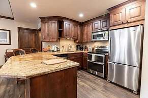 Beaver Creek Resort CO - Townsend Place & Strawberry Park Condos