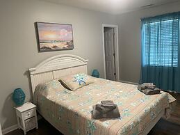 Oak Island 4BR Retreat