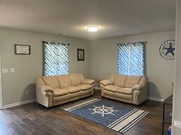 Oak Island 4BR Retreat