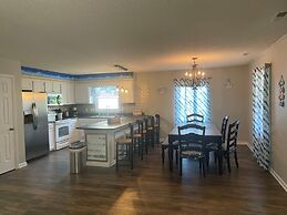 Oak Island 4BR Retreat