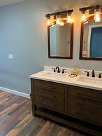 Oak Island 4BR Retreat