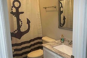 Oak Island 4BR Retreat