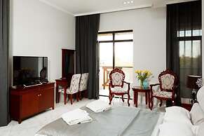 GIOWINE Hotel&Restaurant