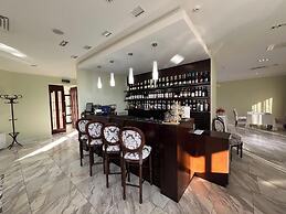 GIOWINE Hotel&Restaurant