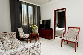 GIOWINE Hotel&Restaurant