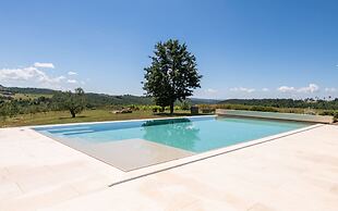 Luxury Farmhouse in Umbria-podere Montecani