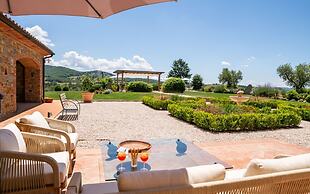 Luxury Farmhouse in Umbria-podere Montecani
