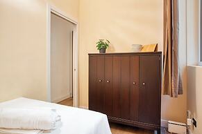 JOIVY Stylish Central Maisonette