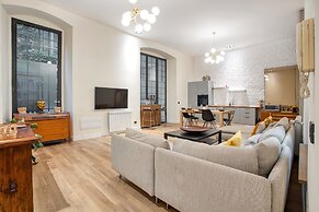 JOIVY Stylish Central Maisonette