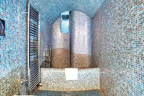 JOIVY Stylish Central Maisonette