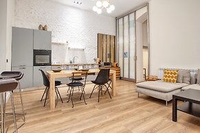 JOIVY Stylish Central Maisonette