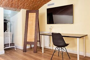 JOIVY Stylish Central Maisonette