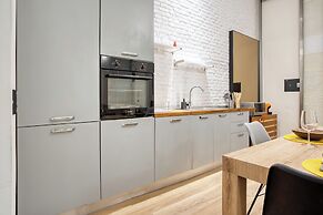 JOIVY Stylish Central Maisonette