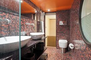 JOIVY Stylish Central Maisonette