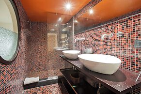 JOIVY Stylish Central Maisonette