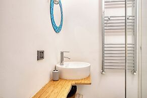 JOIVY Stylish Central Maisonette