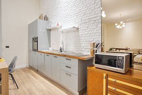 JOIVY Stylish Central Maisonette